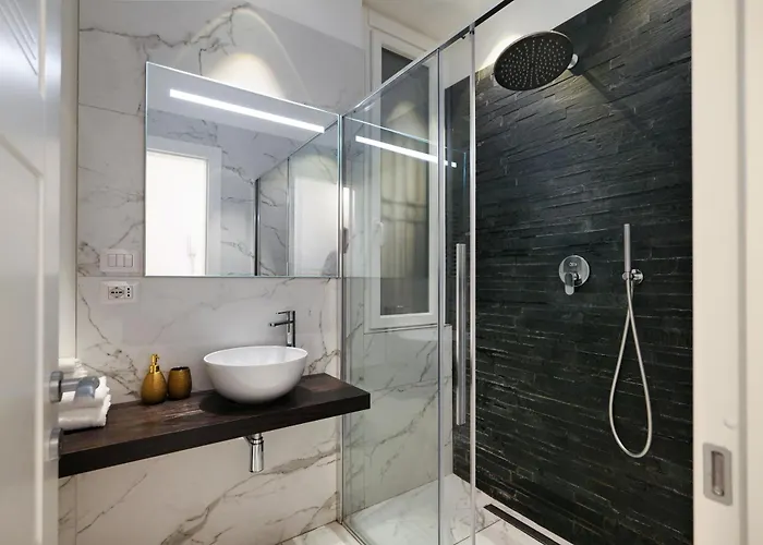 Center Luxury Flat B * ميلان